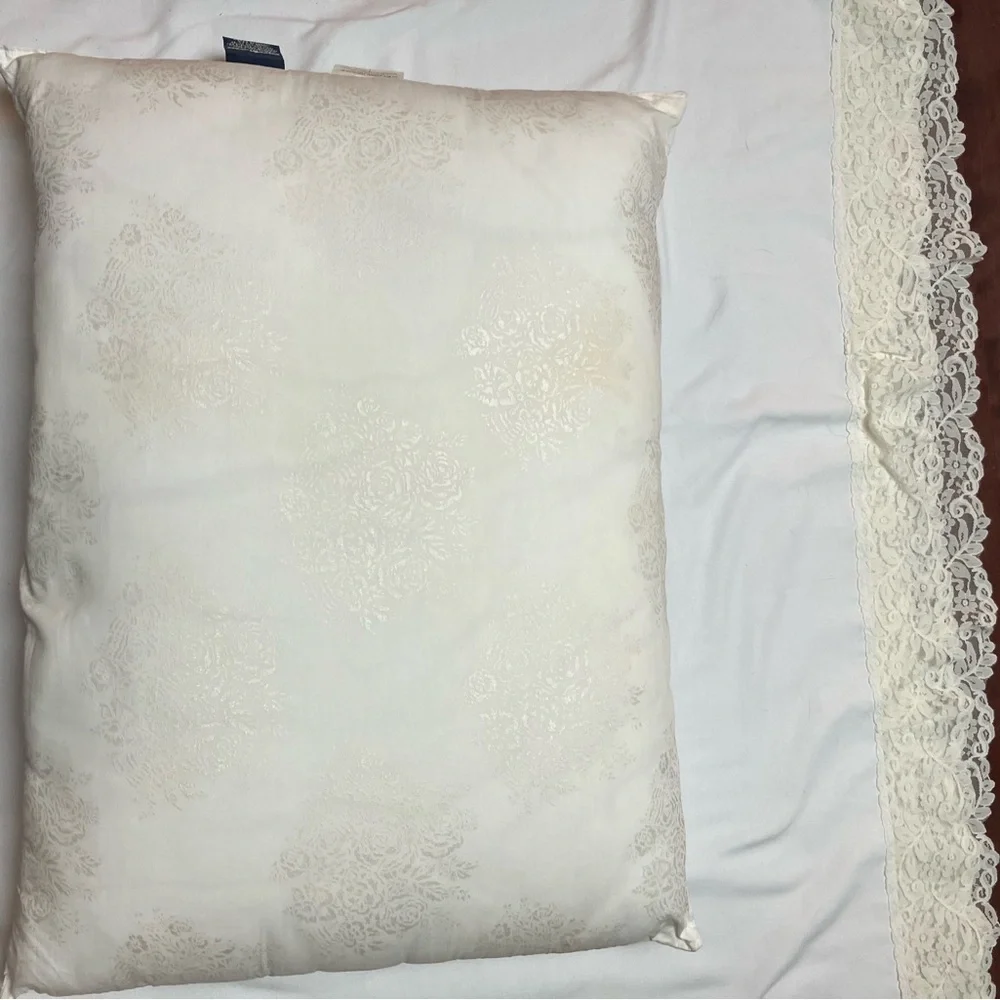 2 Ralph Lauren Polyester Fill Bed Pillow Cotton Cover White USA Made 20 X 28